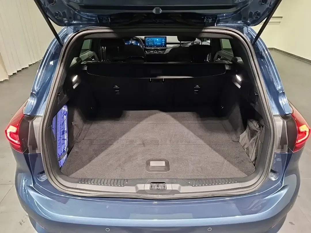 Ford Focus - Thumbnail 9
