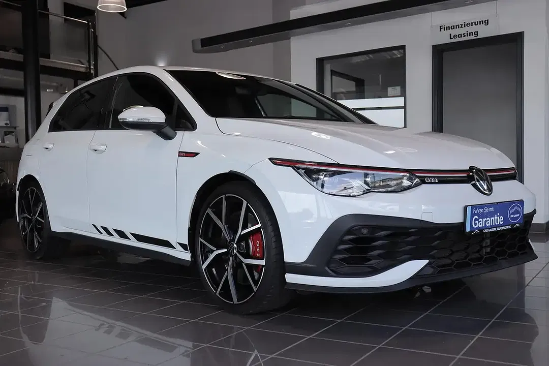 Volkswagen Golf - Thumbnail 3