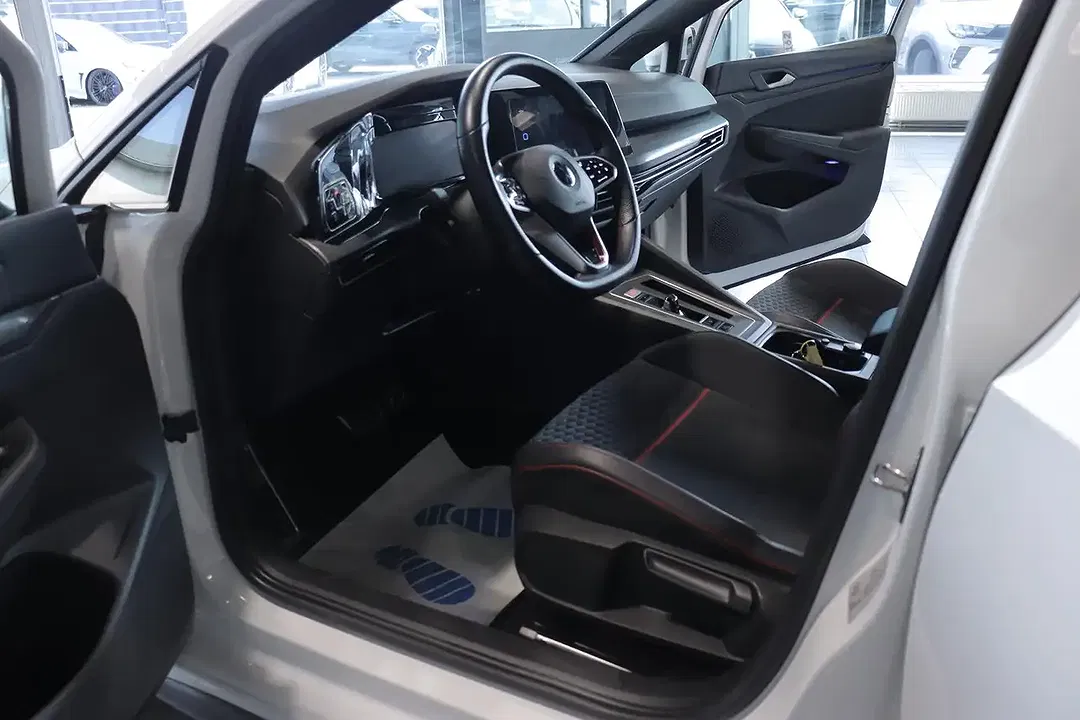 Volkswagen Golf - Thumbnail 8