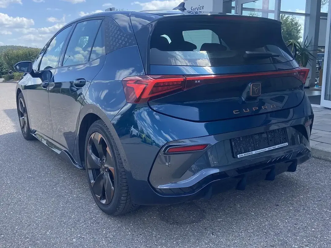 CUPRA Born - Thumbnail 3