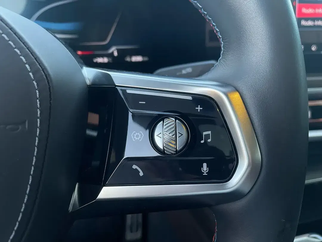 BMW i7 - Thumbnail 13