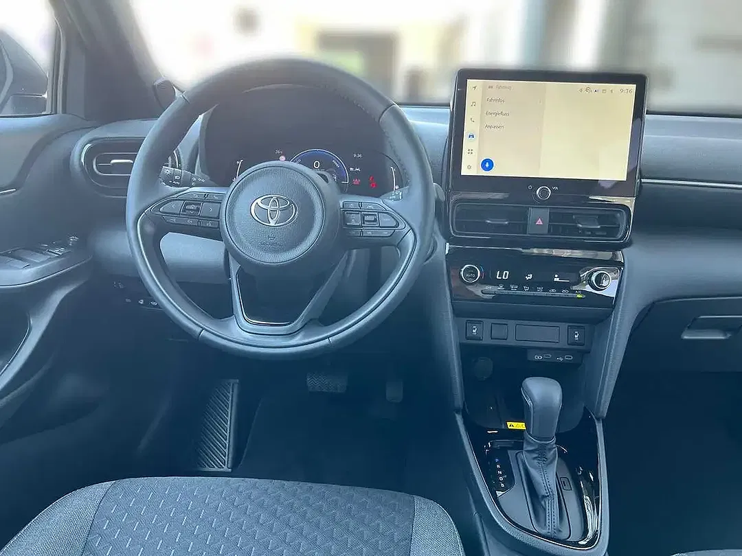 Toyota Yaris Cross - Thumbnail 9