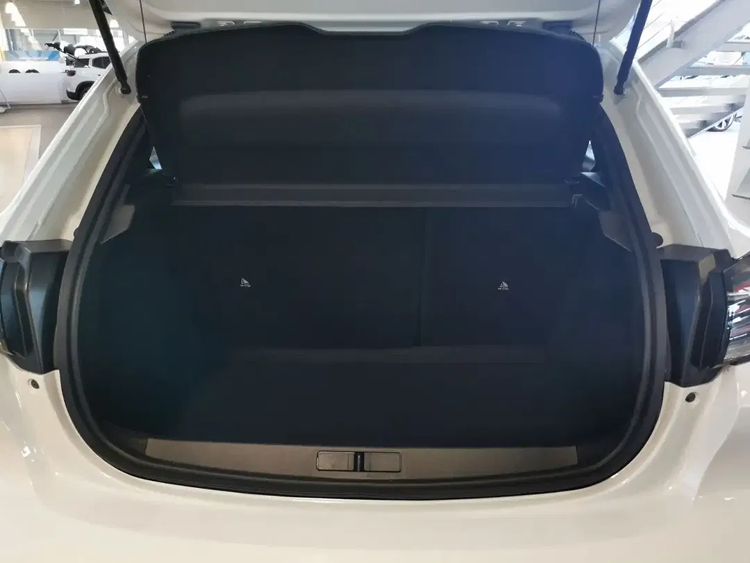 Peugeot 208 - Thumbnail 10