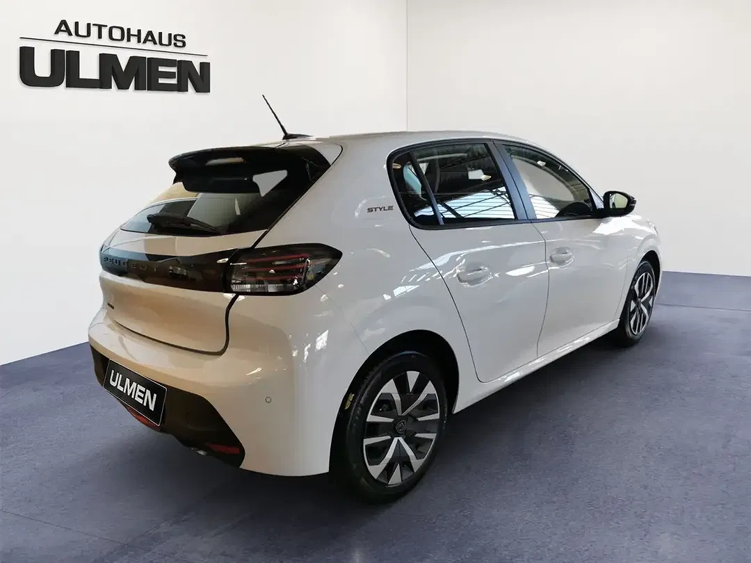 Peugeot 208 - Thumbnail 3