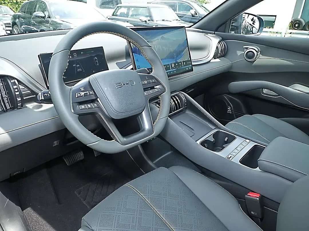 BYD Atto 3 - Thumbnail 7