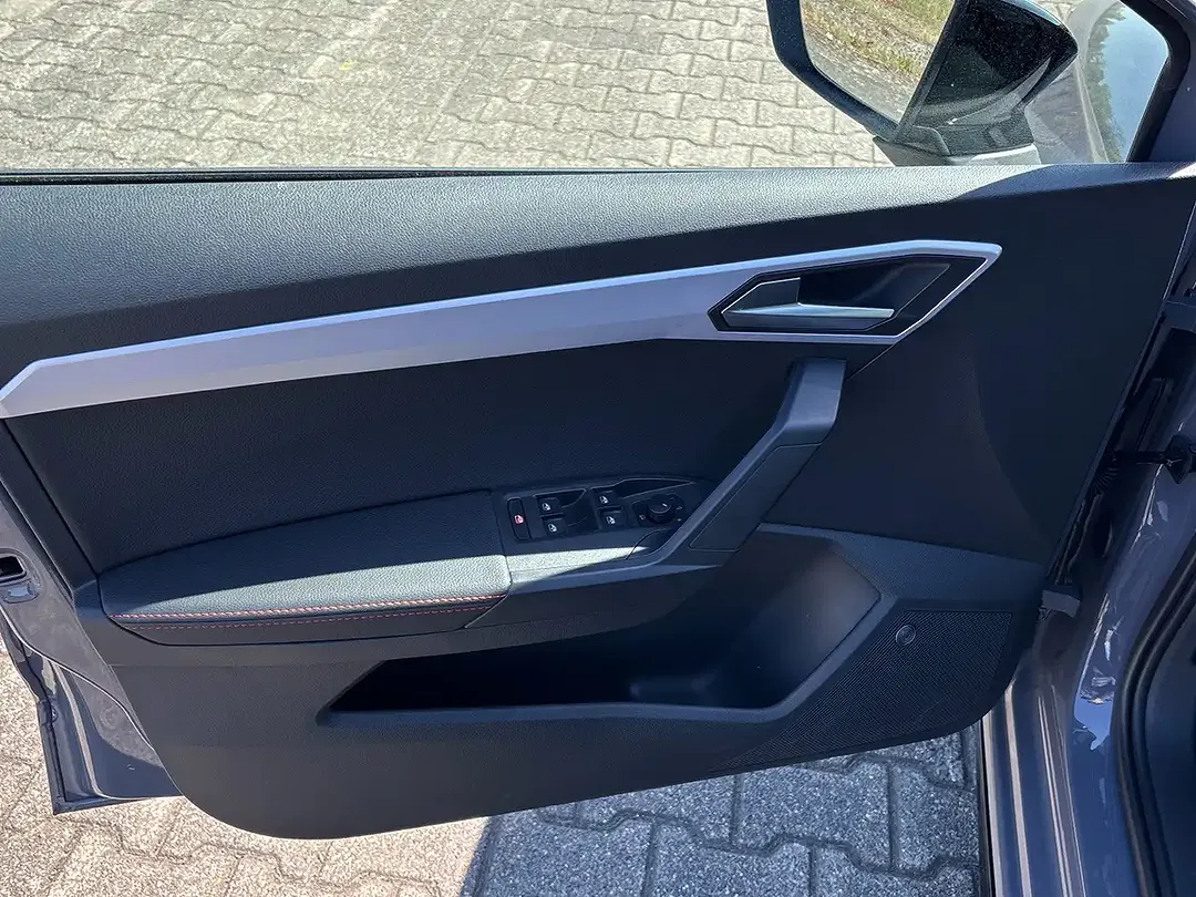 SEAT Ibiza - Thumbnail 12