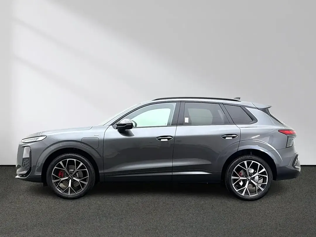 Audi Q3 S tronic - foto 1
