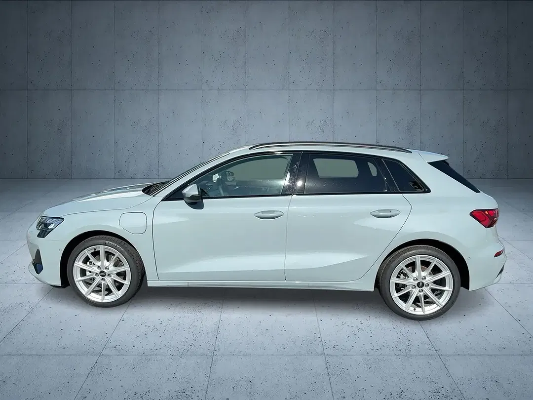 Audi A3 - Thumbnail 2