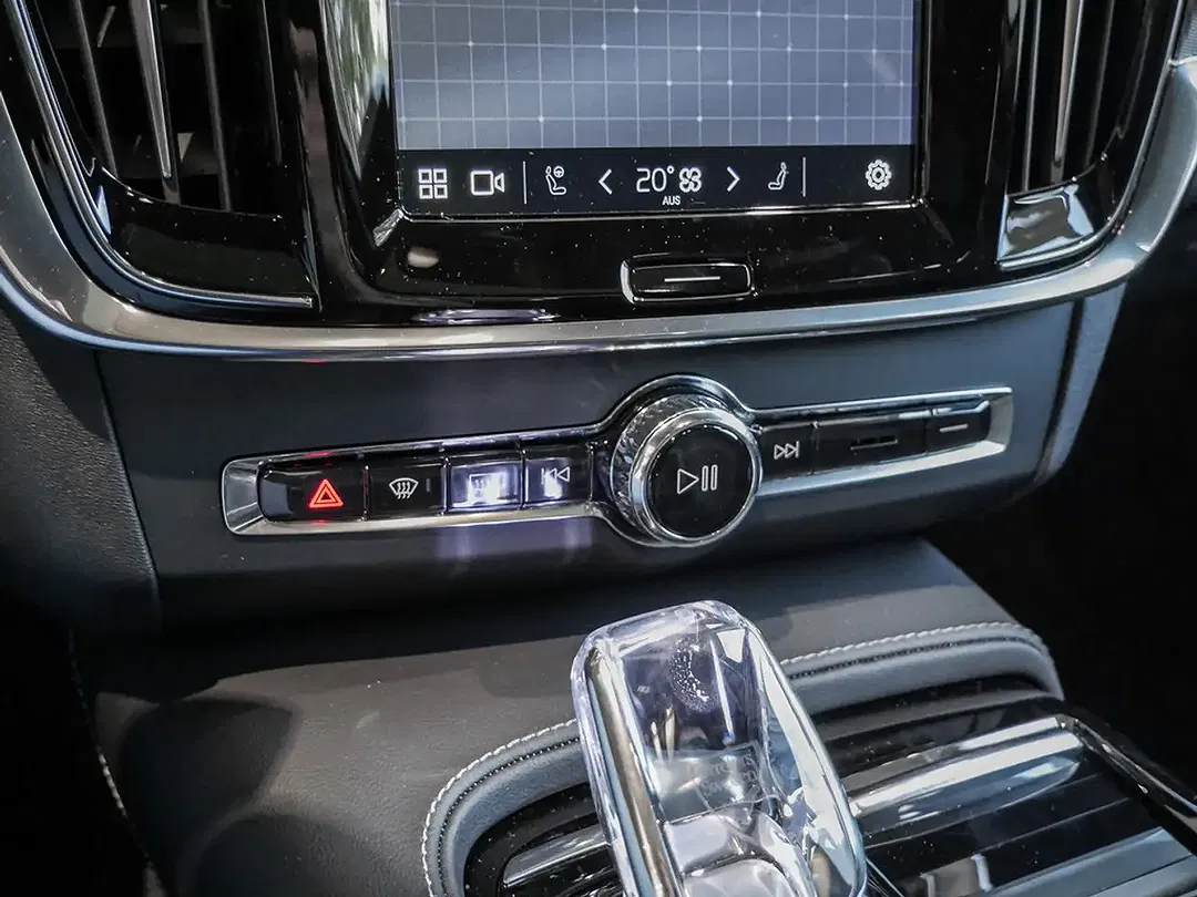 Volvo S90 - Thumbnail 14