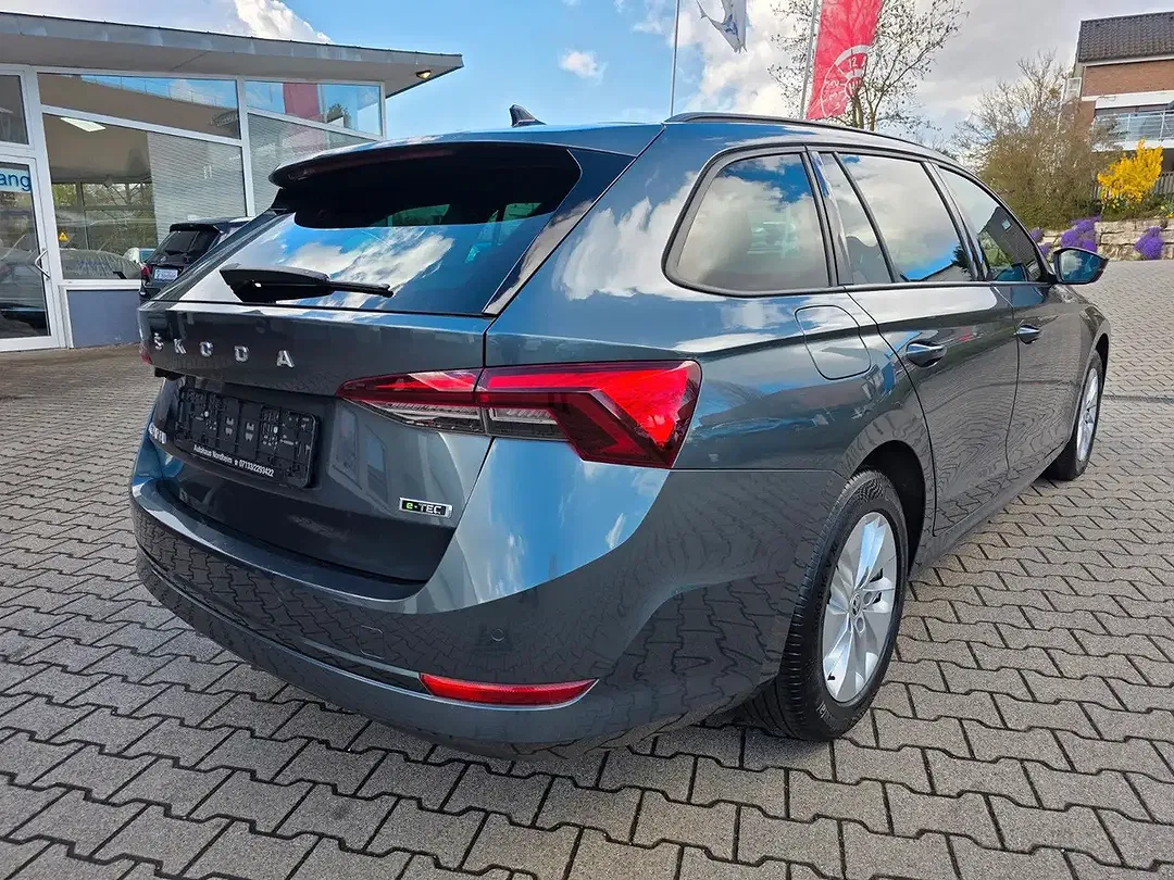 Skoda Octavia - Thumbnail 3