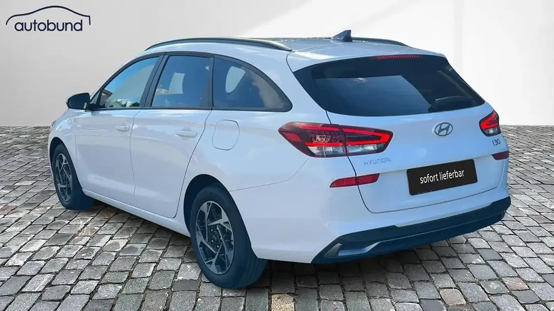 Hyundai i30 1.6 T-GDI AUT cw - foto 2