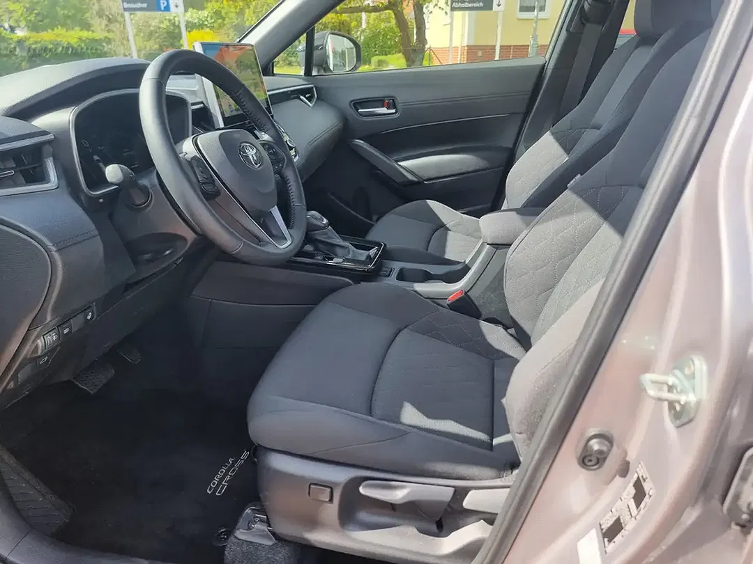 Toyota Corolla Cross - Thumbnail 13