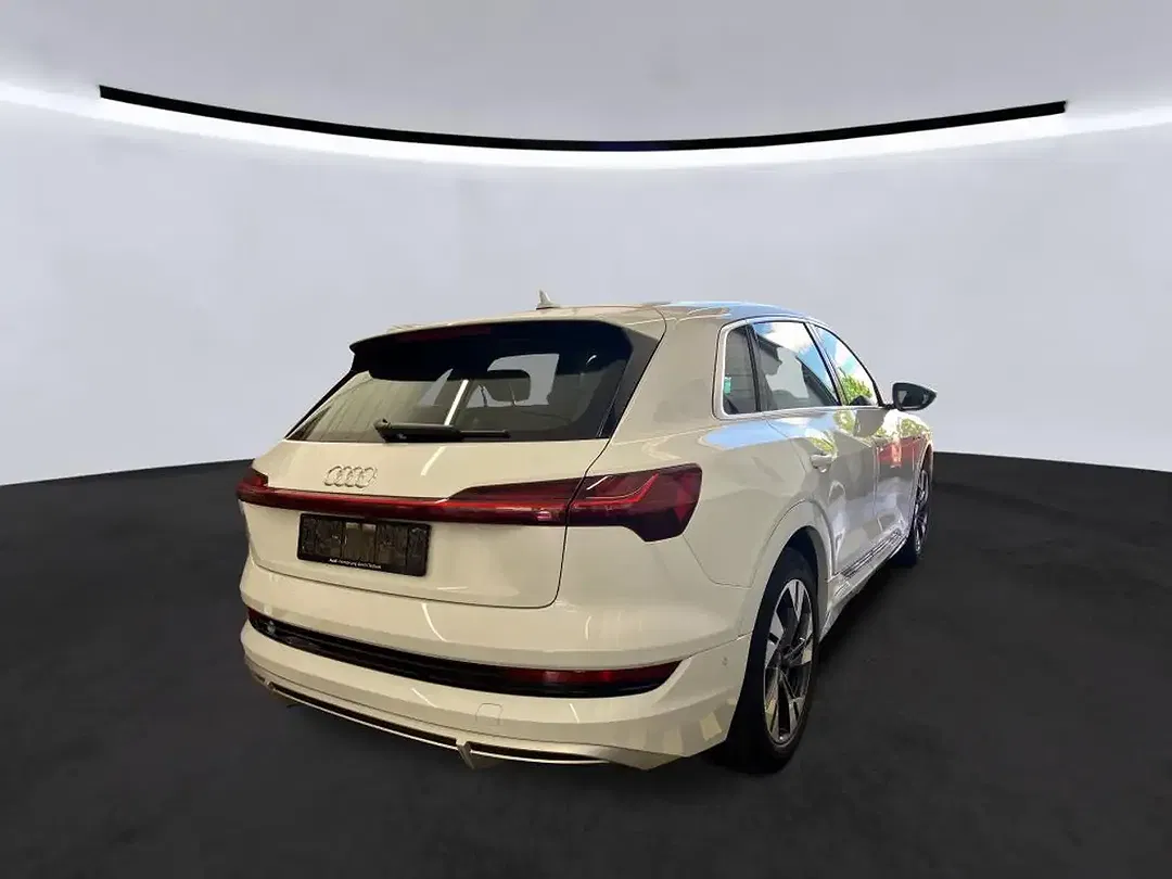Audi e-tron - Thumbnail 5