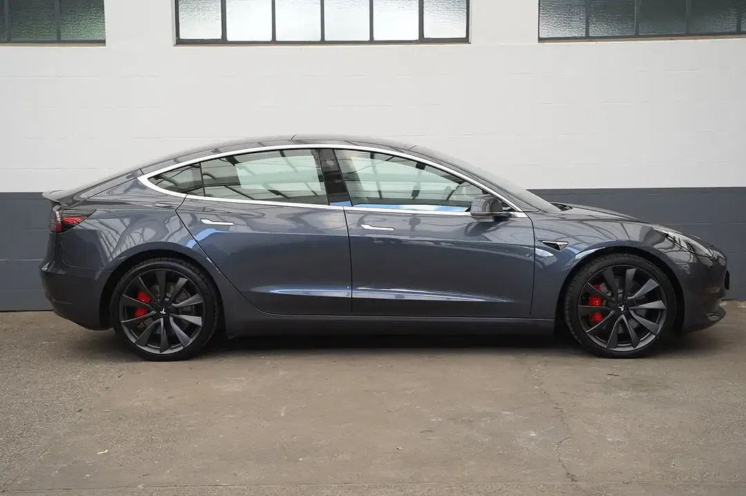 Tesla Model 3 - Thumbnail 12