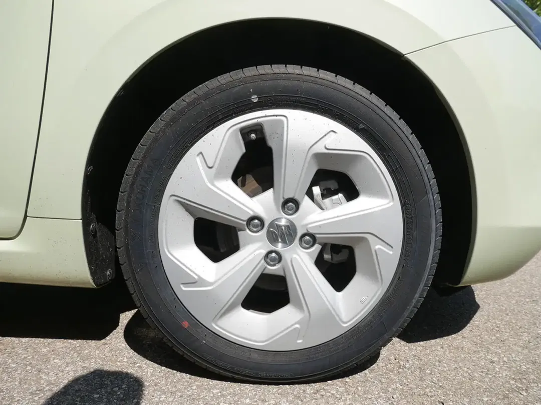 Suzuki Swift - Thumbnail 5