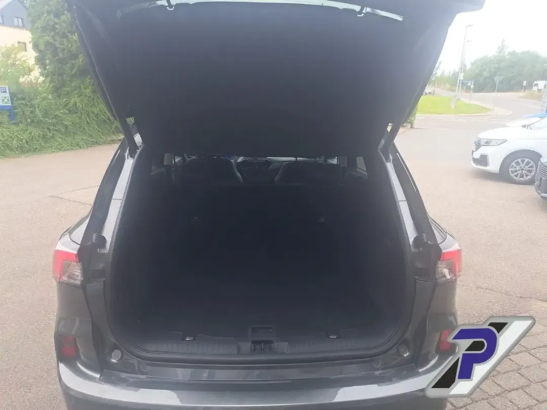 Ford Kuga - Thumbnail 11