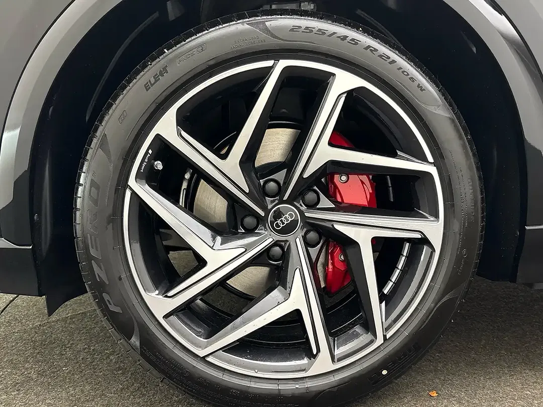 Audi Q6 e-tron - Thumbnail 6