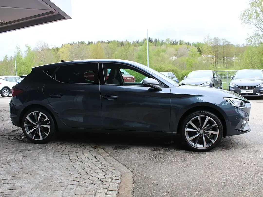 SEAT Leon - Thumbnail 3