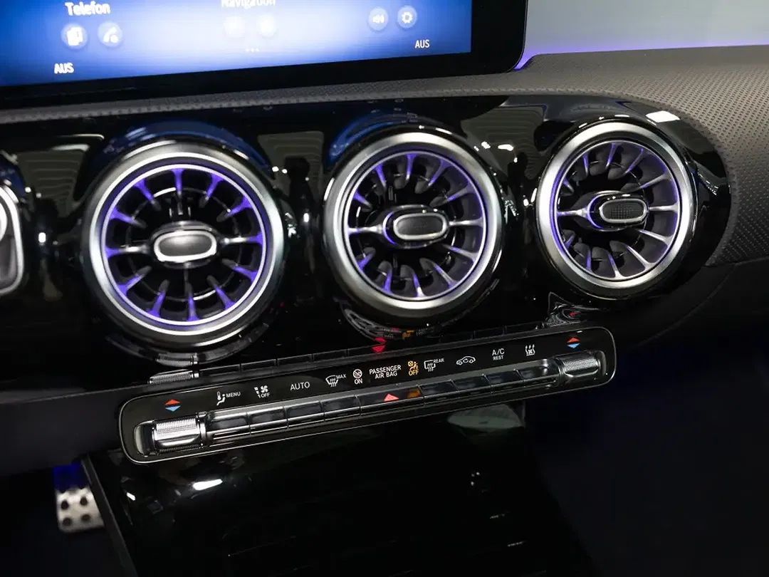 Mercedes-Benz CLA 250 - Thumbnail 13
