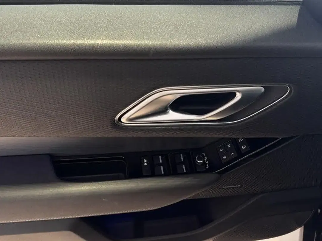 Land Rover Range Rover Velar - Thumbnail 11