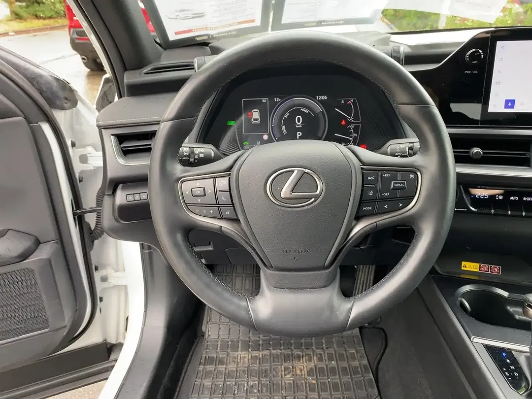 Lexus UX 250h - Thumbnail 14