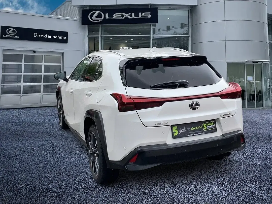 Lexus UX 250h - Thumbnail 4