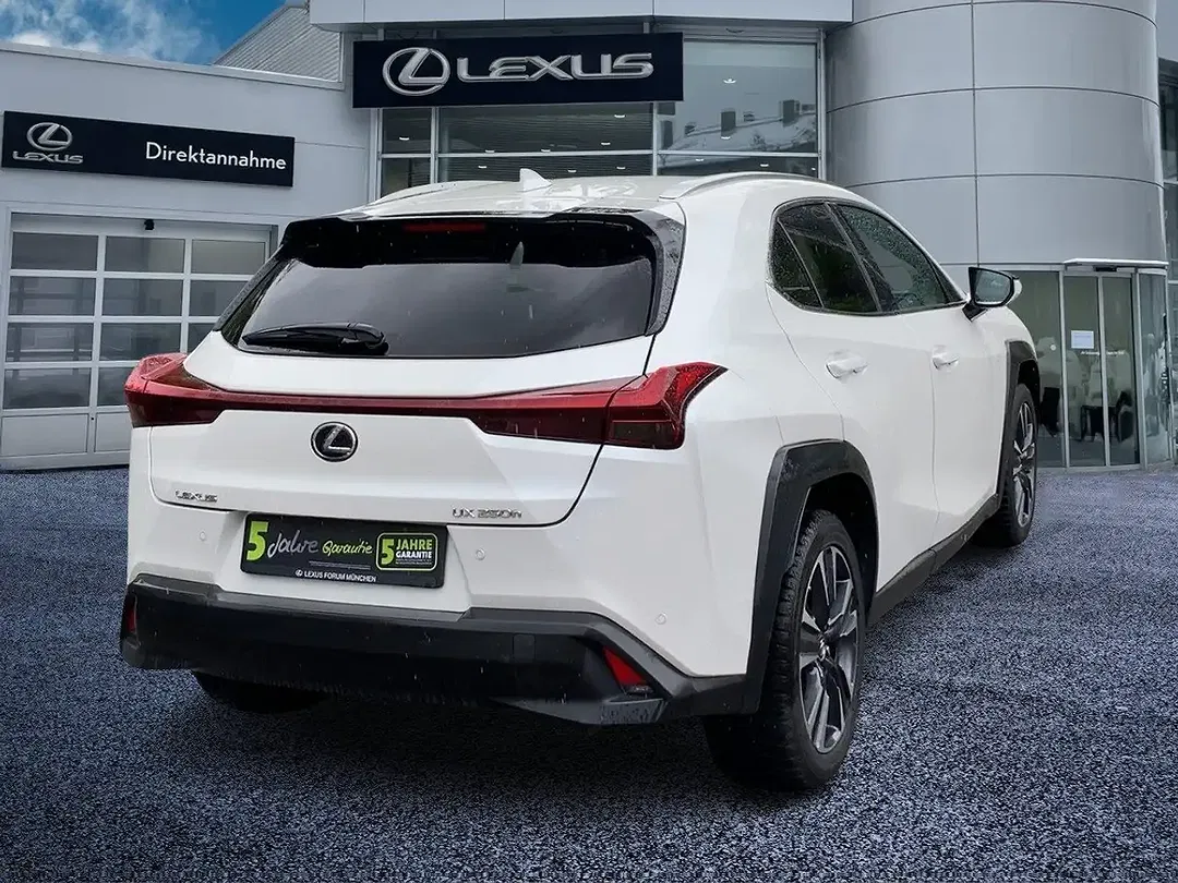 Lexus UX 250h - Thumbnail 7
