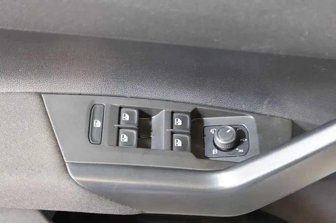 Volkswagen Polo - Thumbnail 11
