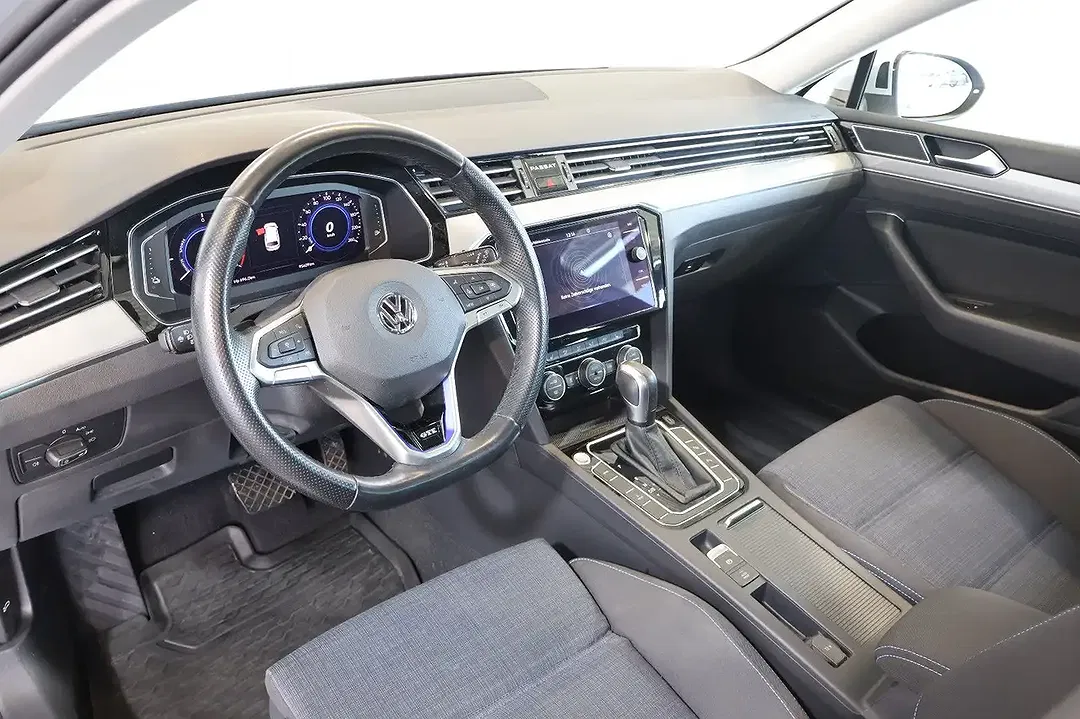 Volkswagen Passat Variant - Thumbnail 10