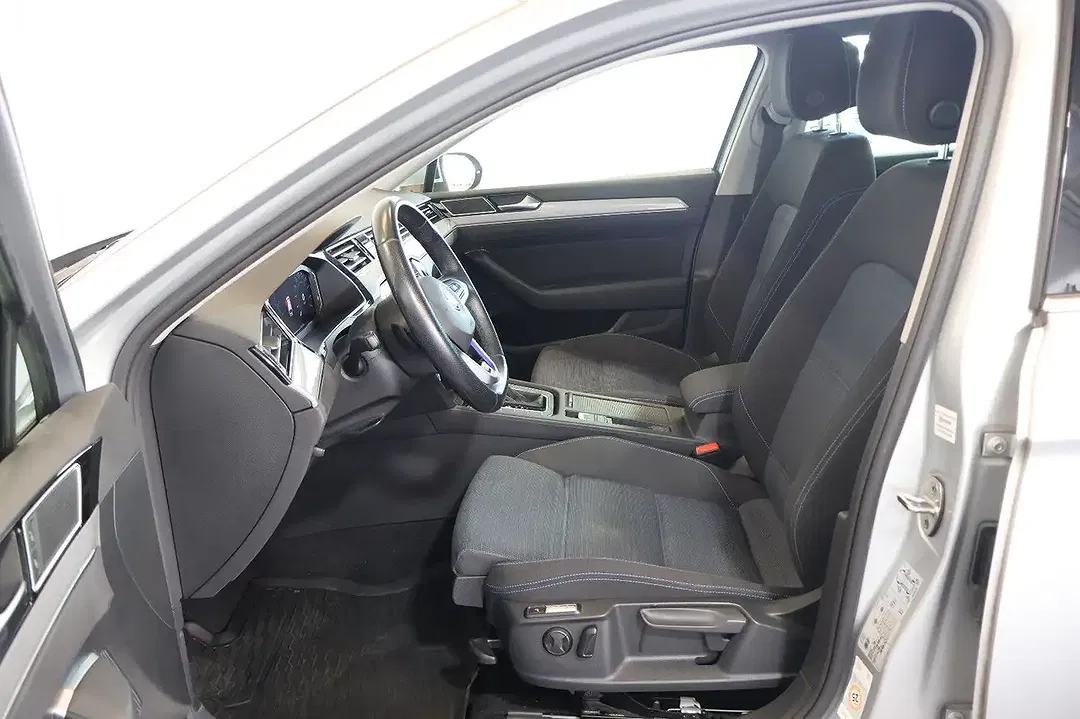 Volkswagen Passat Variant - Thumbnail 11