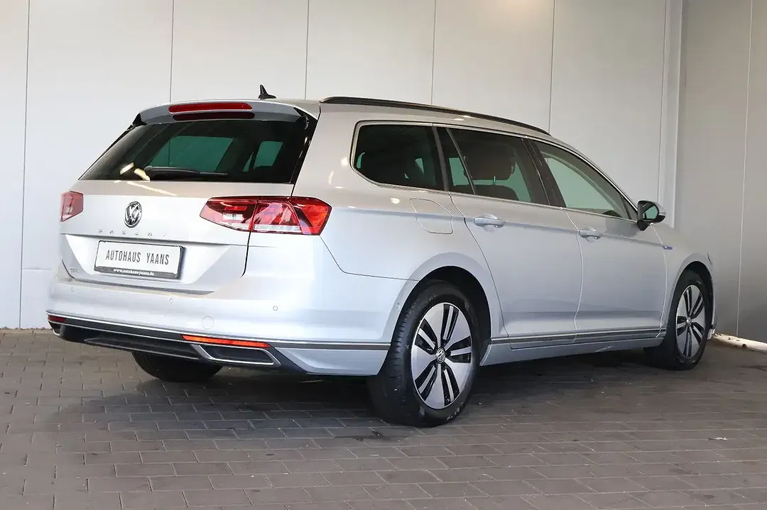 Volkswagen Passat Variant - Thumbnail 4