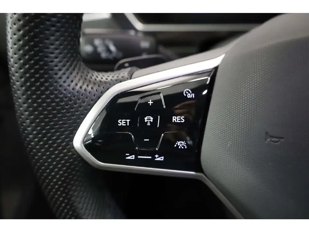 Volkswagen Tiguan - Thumbnail 10