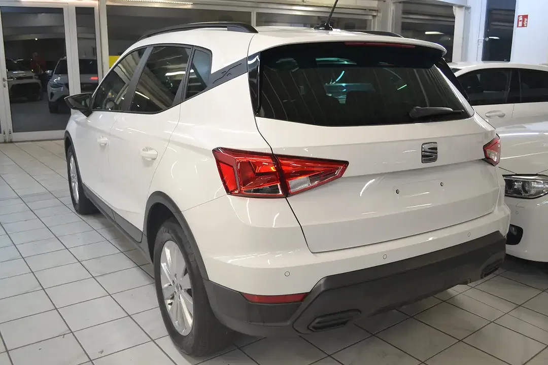 SEAT Arona - Thumbnail 3