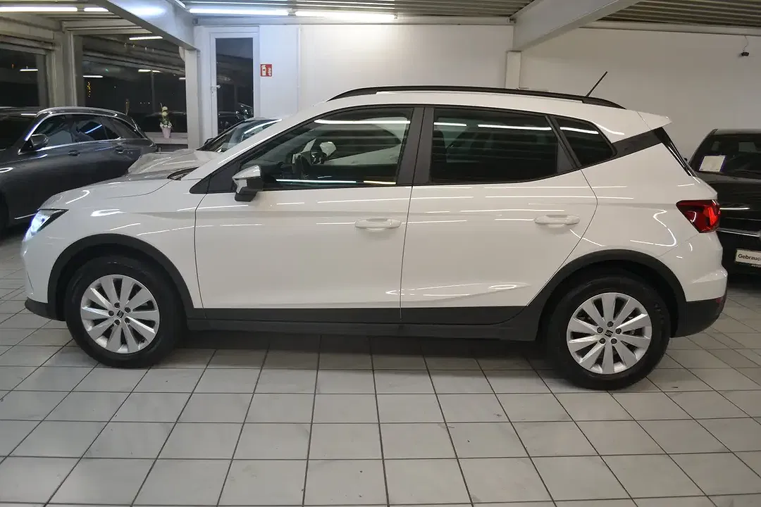 SEAT Arona - Thumbnail 4