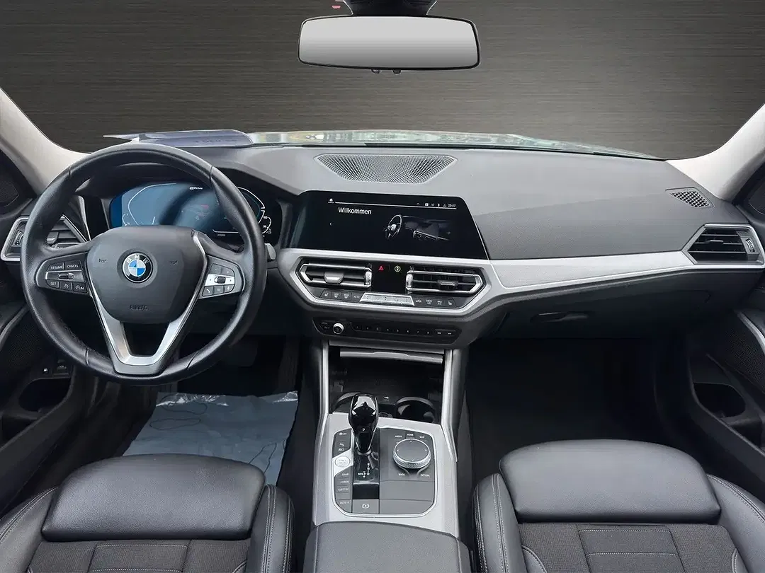 BMW 330 - Thumbnail 7