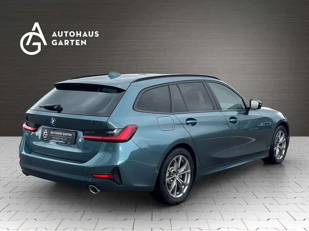 BMW 330 - Thumbnail 3