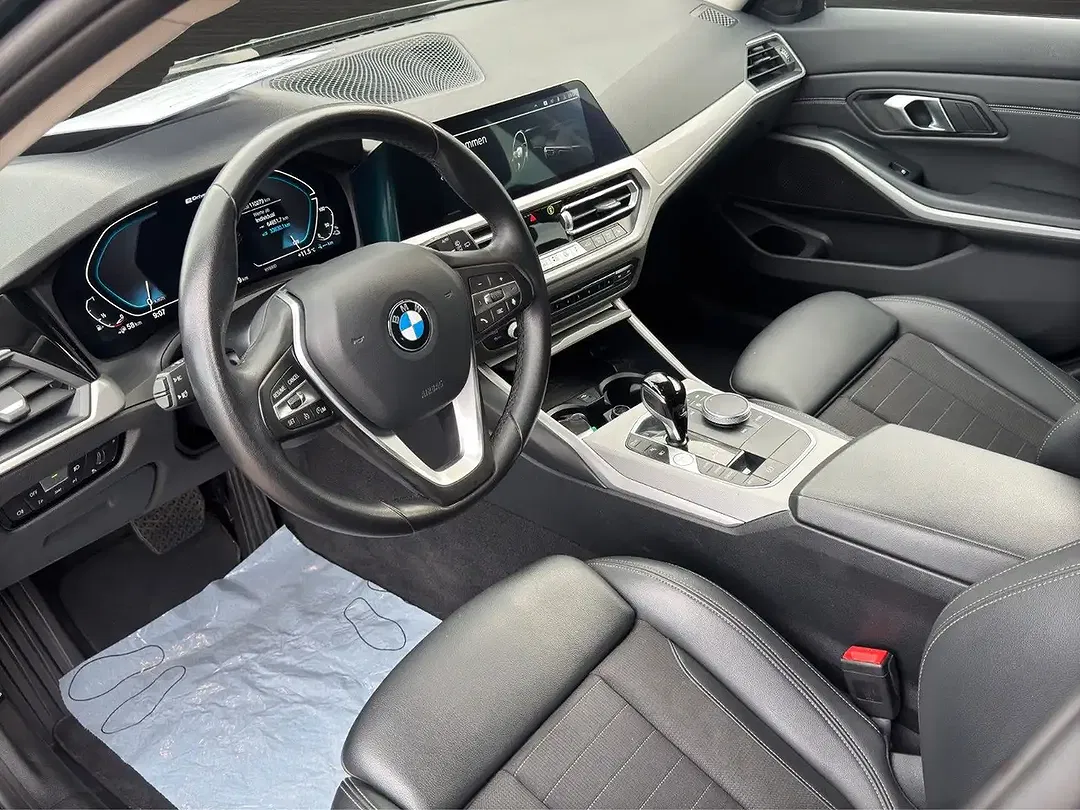 BMW 330 - Thumbnail 5