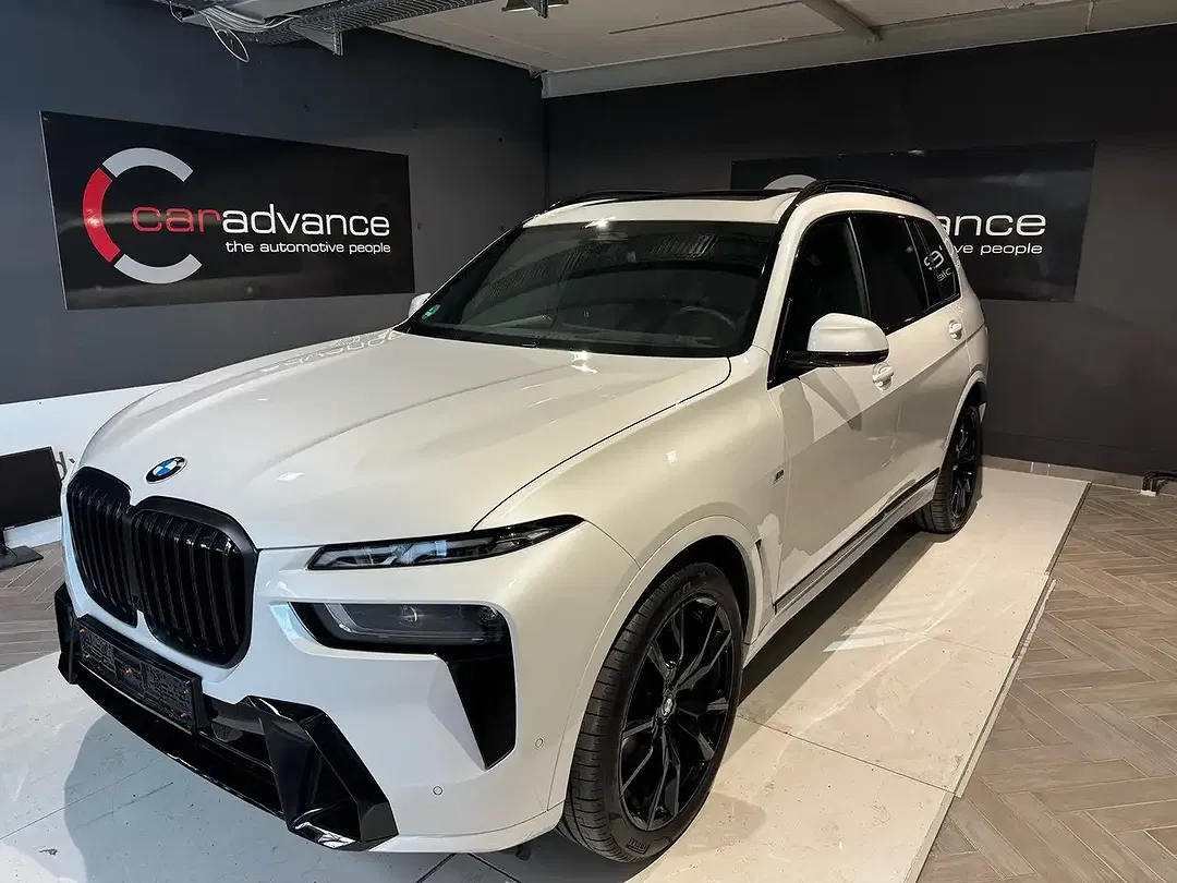 BMW X7 - Thumbnail 3