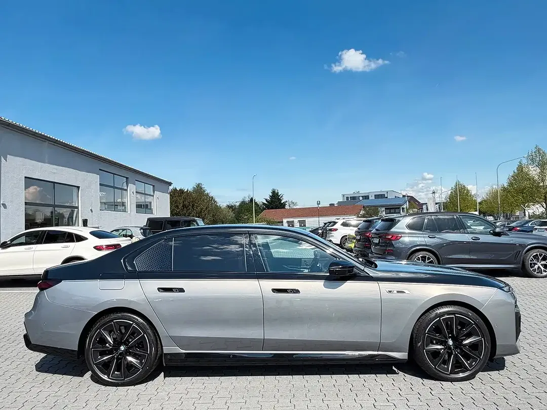 BMW 760 xDrive Individual - foto 2