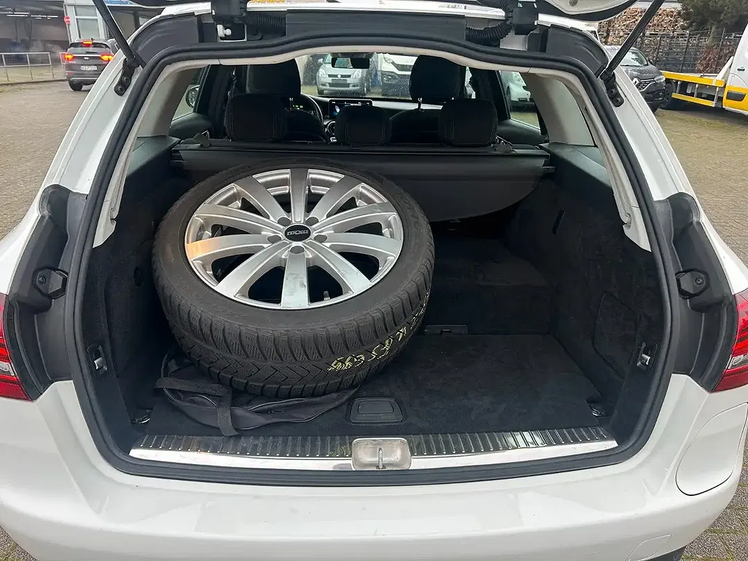 Mercedes-Benz C 300 - foto 8