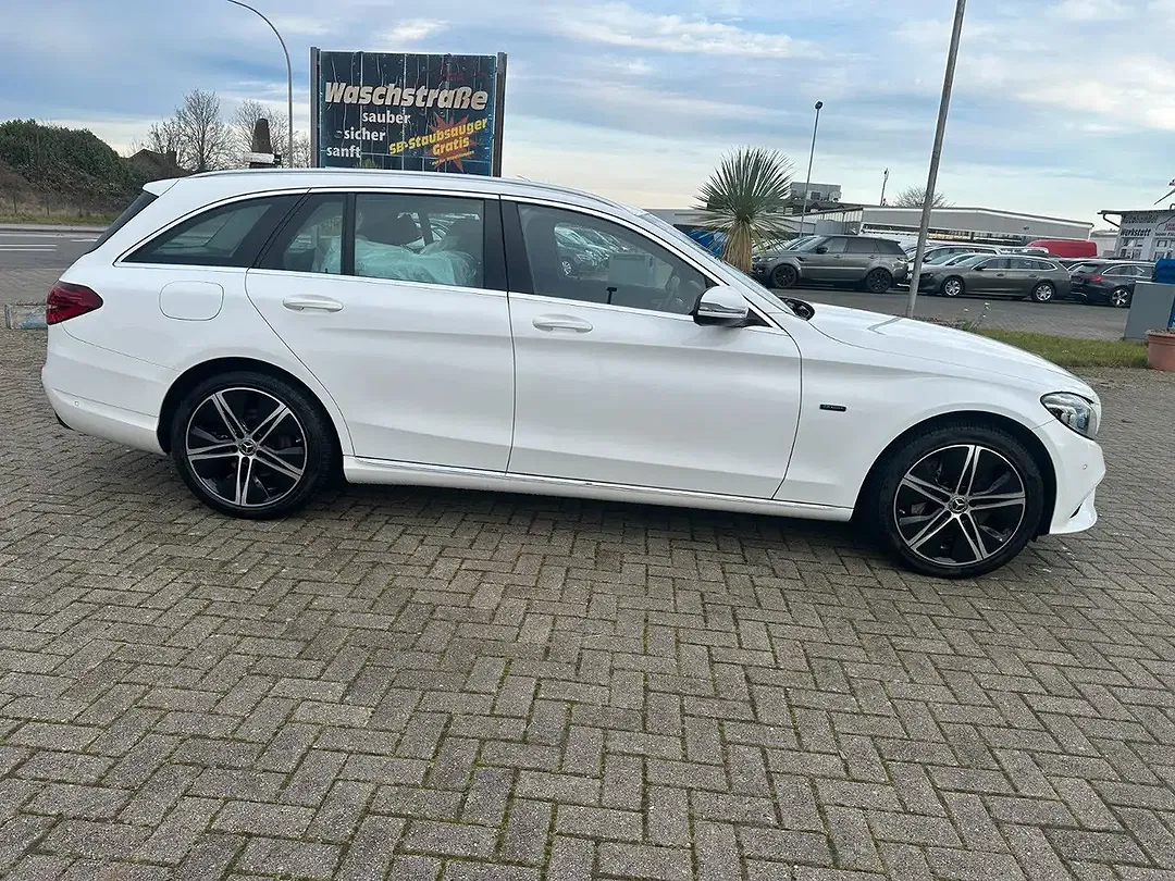 Mercedes-Benz C 300 - Thumbnail 3
