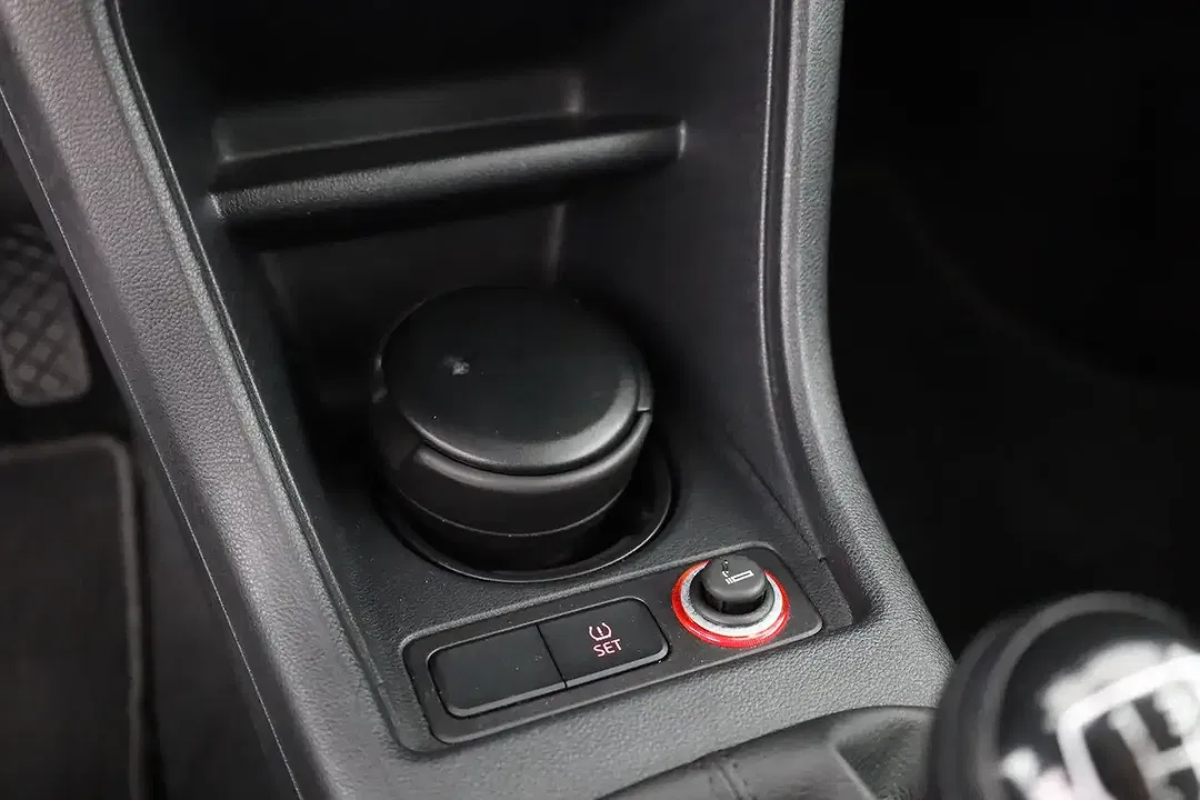 Volkswagen up! - Thumbnail 12