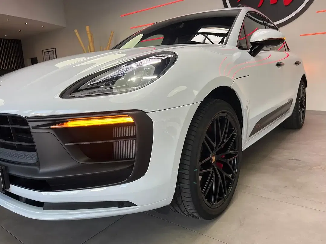 Porsche Macan - Thumbnail 4