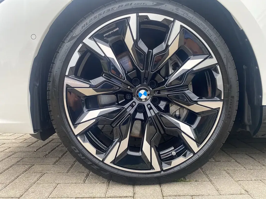 BMW 550 - Thumbnail 3