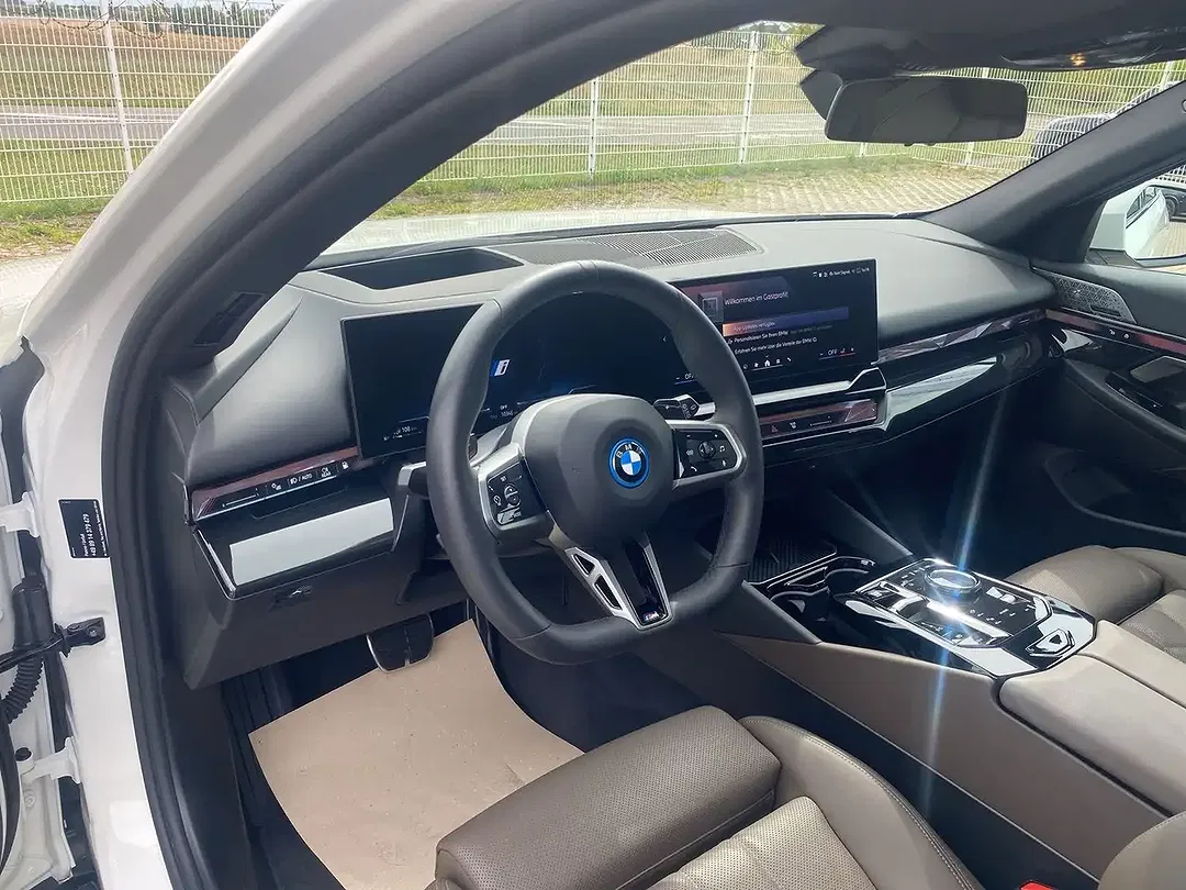 BMW 550 - Thumbnail 8