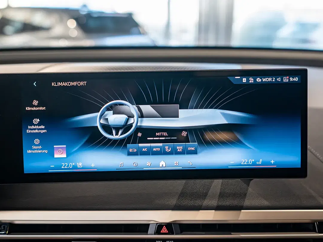 BMW iX - Thumbnail 13