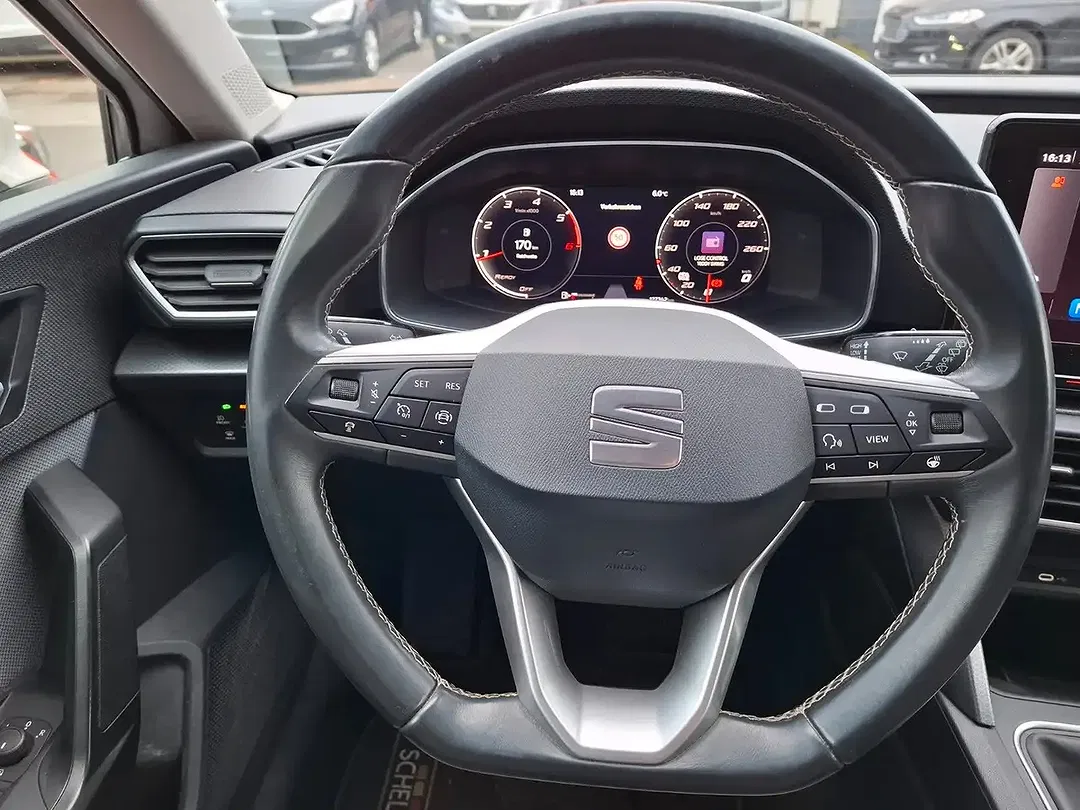 SEAT Leon - Thumbnail 4