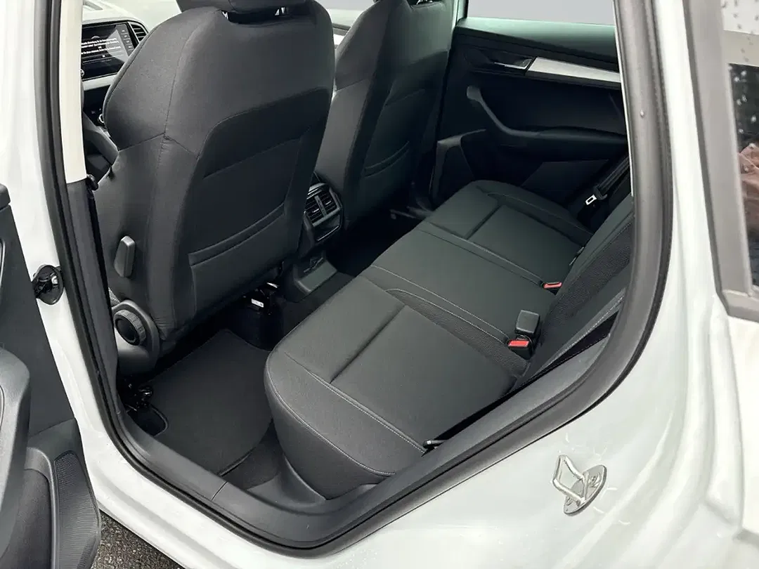 Skoda Karoq - Thumbnail 11