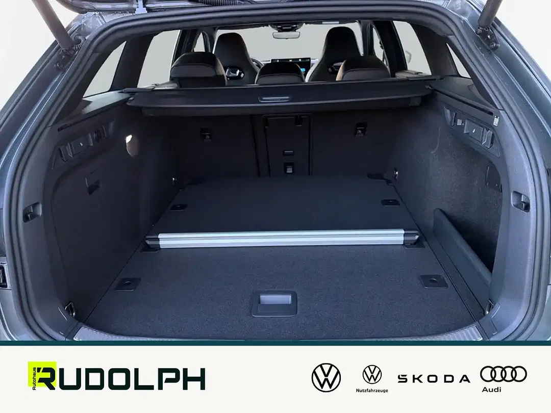 Volkswagen Passat - Thumbnail 10