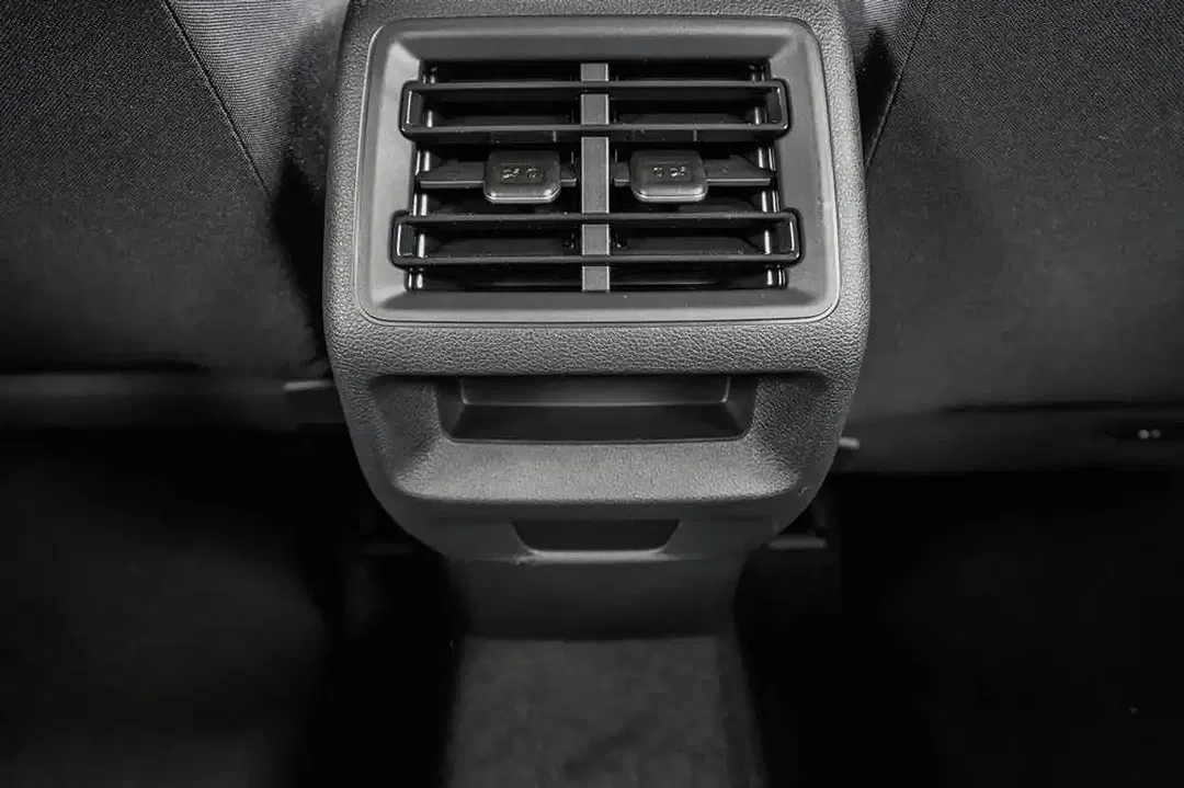 Volkswagen Tiguan - Thumbnail 10